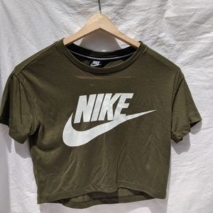 Nike Cropped Athletic Tee